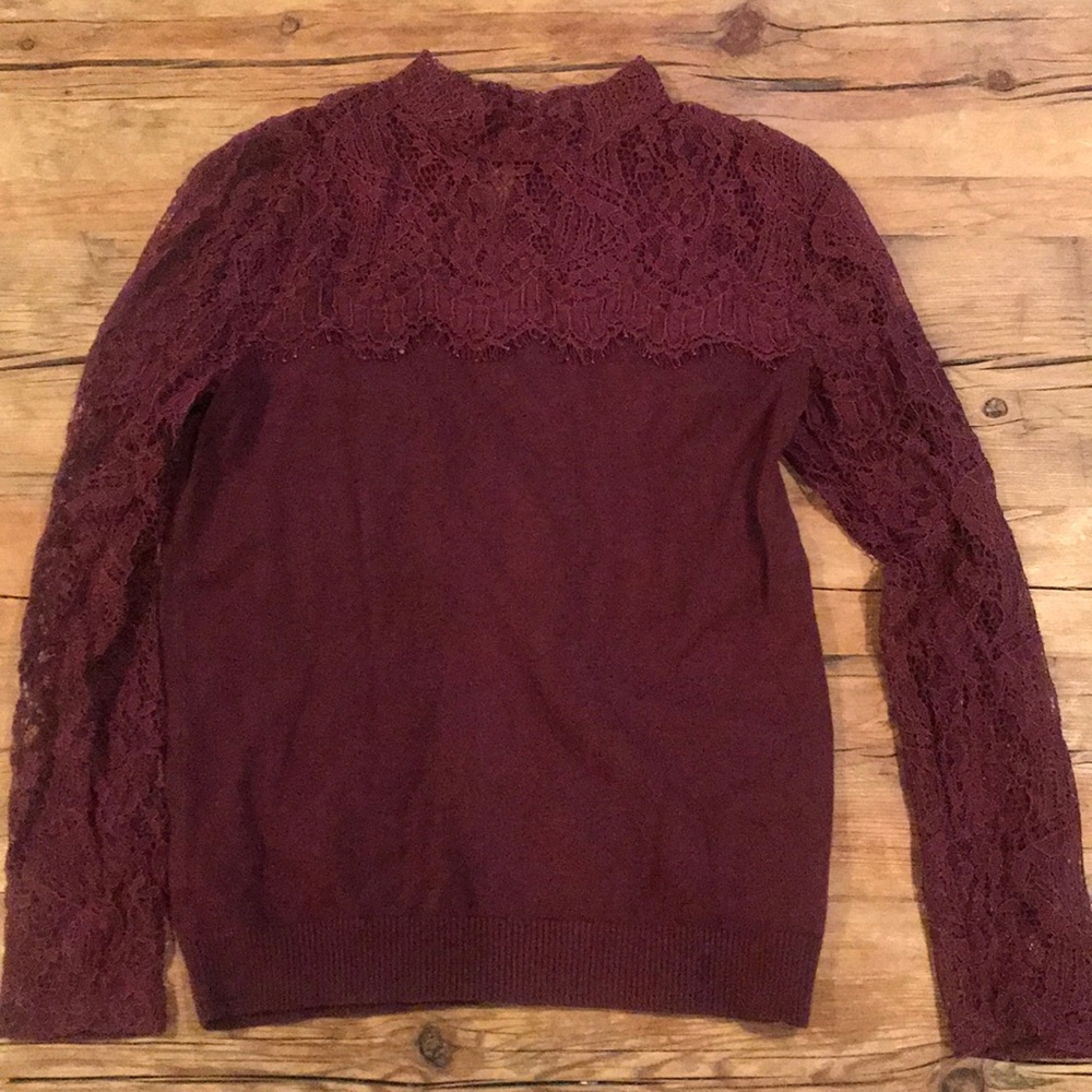 Long sleeve sweater with lace